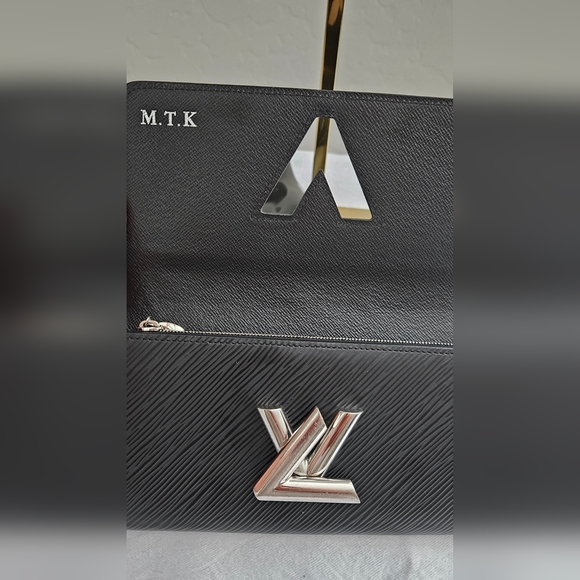 LOUIS VUITTON Epi Twist Wallet - Picture 5 of 11